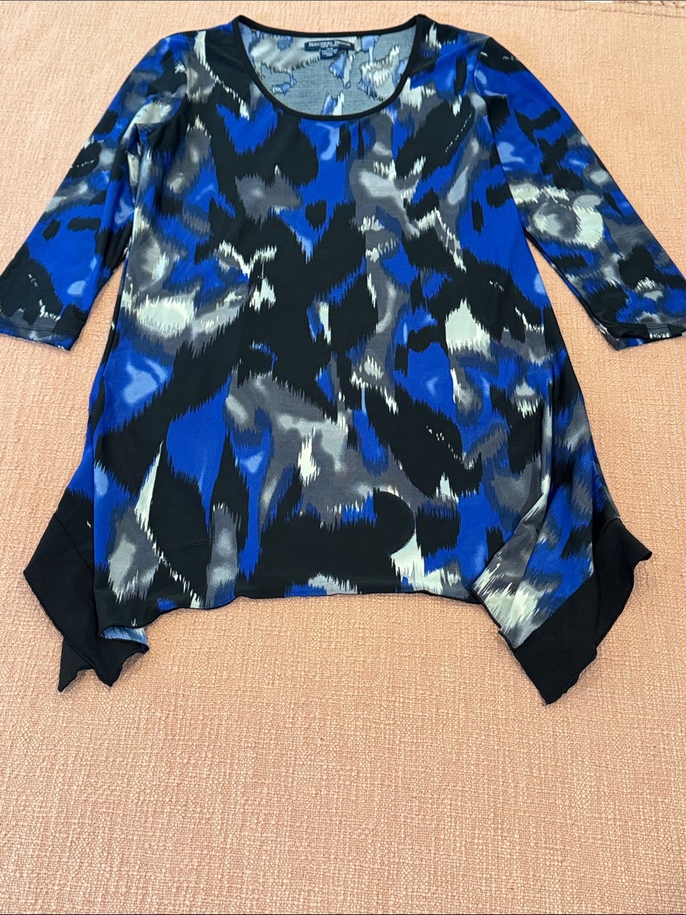 Wm’s medium Abstract Blue & Black Sharkbite Hem Tunic / blouse